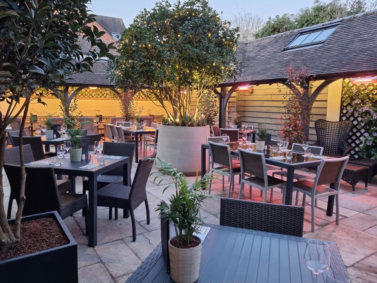 The Lion Hotel Brewood Exterior foto