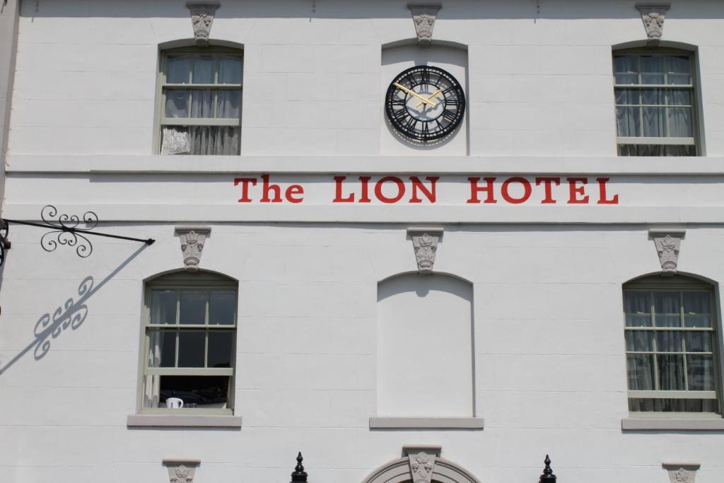 The Lion Hotel Brewood Exterior foto