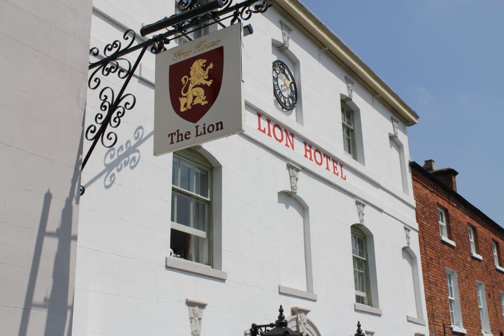 The Lion Hotel Brewood Exterior foto